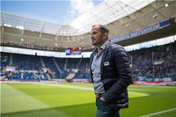 Augsburgs Trainer Manuel Baum kritisierte nach dem 33. Spieltag die Schiedsrichterleistung. Foto: Deniz Calagan
