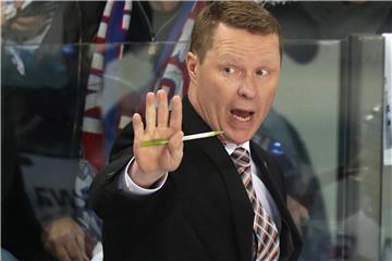 Augsburgs Trainer Mike Stewart kann sein Team mit dem früheren NHL-Spieler Matt Fraser, einem versierten Stürmer, verstärken. Foto: Daniel Karmann