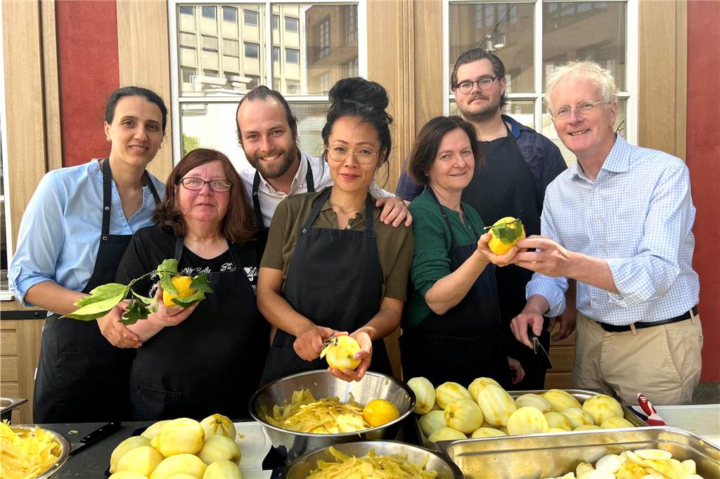 Aus 1000 Zitronen stellt die Kornbrennerei Krämer einen Dortmunder Limoncello her.
