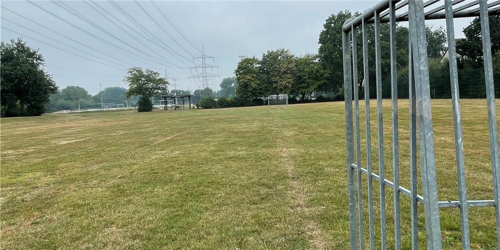 Großer Spielplatz für Bork geplant: Stadt Selm befragt Bürger zur Gestaltung Aus dem Bolzplatz an der Waltroper Straße in Bork soll ein großer Spielplatz werden.