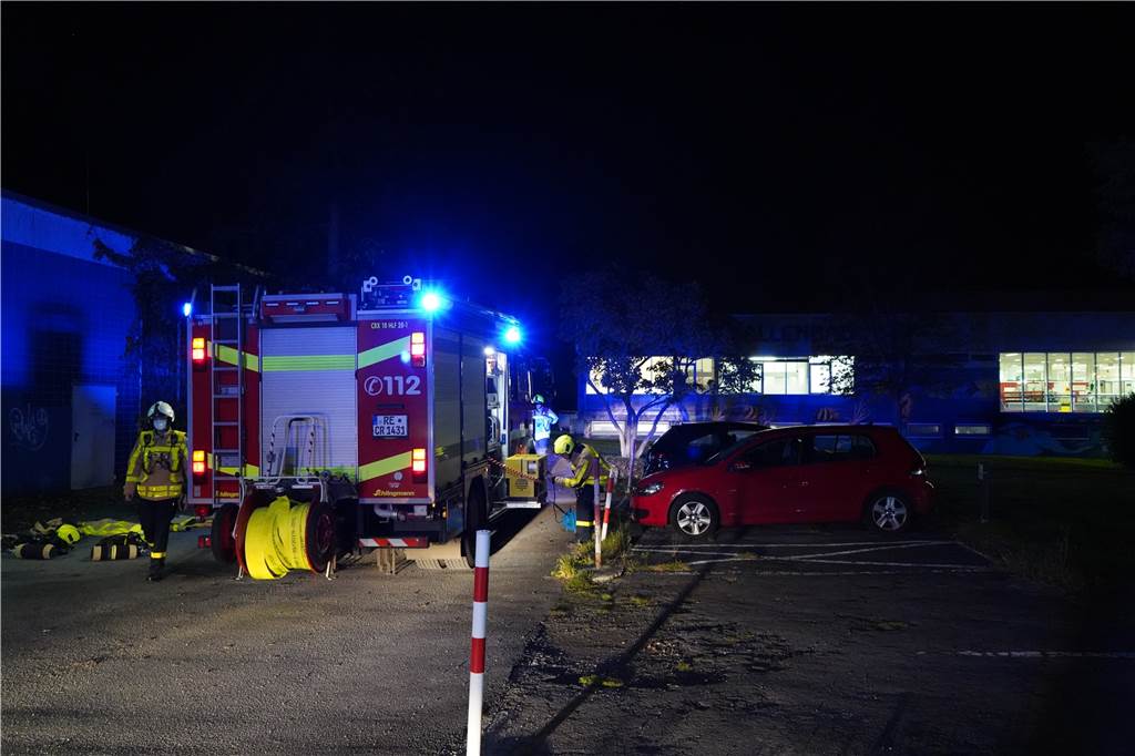Chlorgas-Alarm am Castrop-Rauxeler Hallenbad: Fachfirma findet Ursache Aus dem Hallenbad wurde die Feuerwehr zu einem Chlorgas-Einsatz gerufen. Bei der Kontrolle stellten die Feuerwehrleute einen geringen Gasgehalt in der Luft fest.