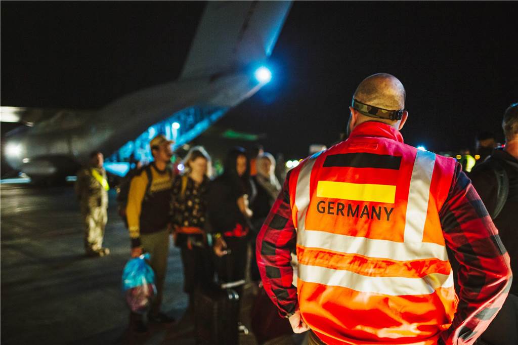 Bundeswehr beginnt Evakuierungseinsatz im Sudan: Deutschen Staatsbürger Aus dem Sudan evakuierte Personen