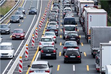 Aus den Niederlanden und Nordrhein-Westfalen rollt die nächste Reisewelle an. Foto: Peter Steffen