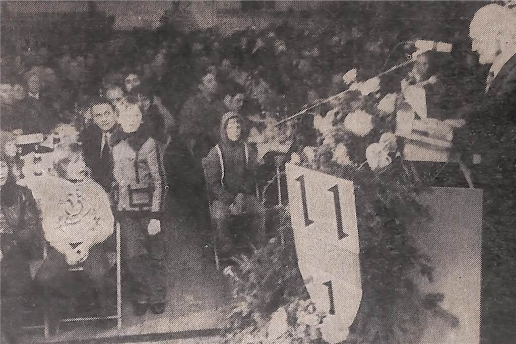 Weder Glabotki noch Glagelski: Wie Kirchhellen dem Namens-Gau entkam Bild aus Dezember 1975 mit Kirchhellens letztem Bürgermeister Willi van Oepen