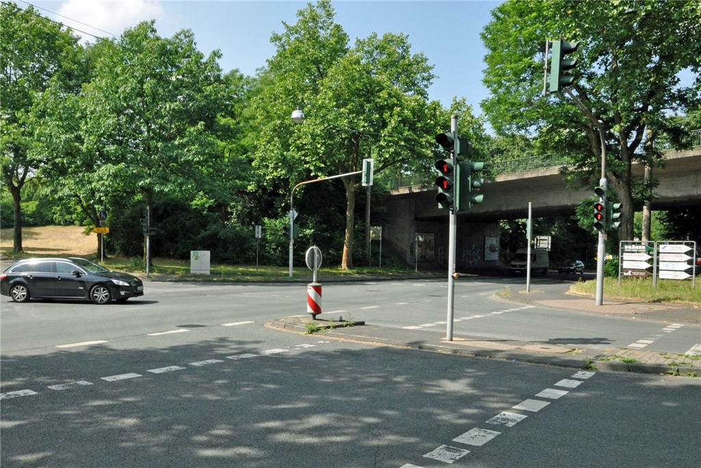 Die nächste Baustelle: Herner Straße in Castrop-Rauxel erneut dicht Zu sehen ist die Straßenkreuzung Altstadtring/Herner Straße/Kleine Lönsstraße.