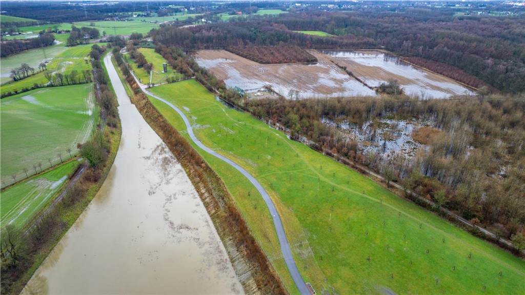 Windrad-Pläne stoßen auf Kritik: Bürger sorgen sich nicht nur um Tiere Luftaufnahme der überfluteten Brandheide in Recklinghausen zum Jahreswechsel 2023/2024