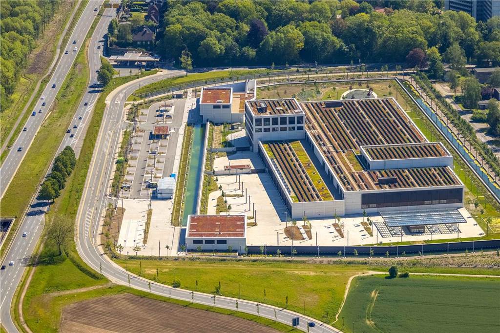 Google Street View zeigt ein längst vergangenes Dortmund Aus der Luft wird der Wassergraben der Hochsicherheitsanlage der Bundesbank erkennbar.