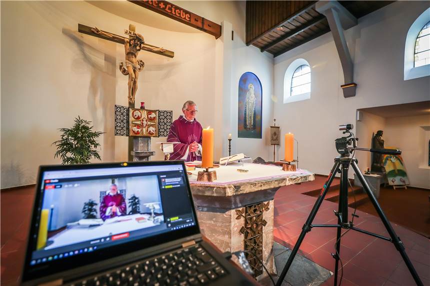 Erstkommunion muss wegen Corona-Quarantäne ausfallen Aus der St.-Elisabeth-Kirche in Obercastrop überträgt der Pastoralverbund Süd seit Monaten seine Gottesdienste jeden Sonntag ins Internet.