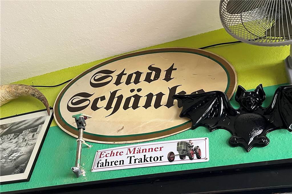 Trotz Rückschlägen: „Unserer Stammkunden halten die Schänke oben“ Aus der Stadt Schänke wurde 2003 die Schänke.