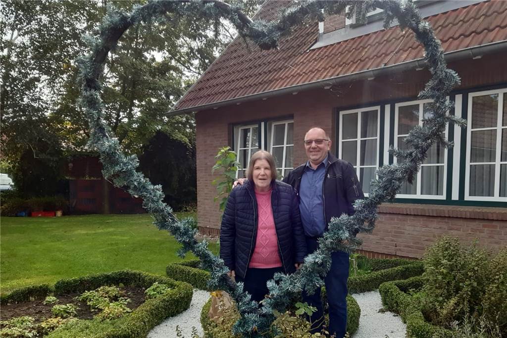 Sohn steckte nach negativem Schnelltest Mutter mit Corona an – sie starb Aus glücklicheren Tagen: Heinz Hessing mit seiner verstorbenen Frau Antje Hessing.