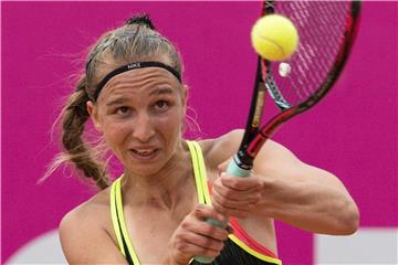 Aus im Achtelfinale von Gstaad: Tamara Korpatsch in Aktion. Foto: Peter Schneider/KEYSTONE