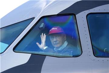 Aus Niki wird Laudamotion: Niki Lauda übernimmt die insolvente Airline und startet Ende März mit zunächst 15 Maschinen neu. Foto: Barbara Gindl/APA/dpa