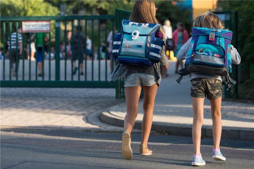 Aus Sicht von Verbraucherschützern brauchen Schüler im Regelfall keine Zusatzversicherungen. Foto: Jens-Ulrich Koch/Symbolbild