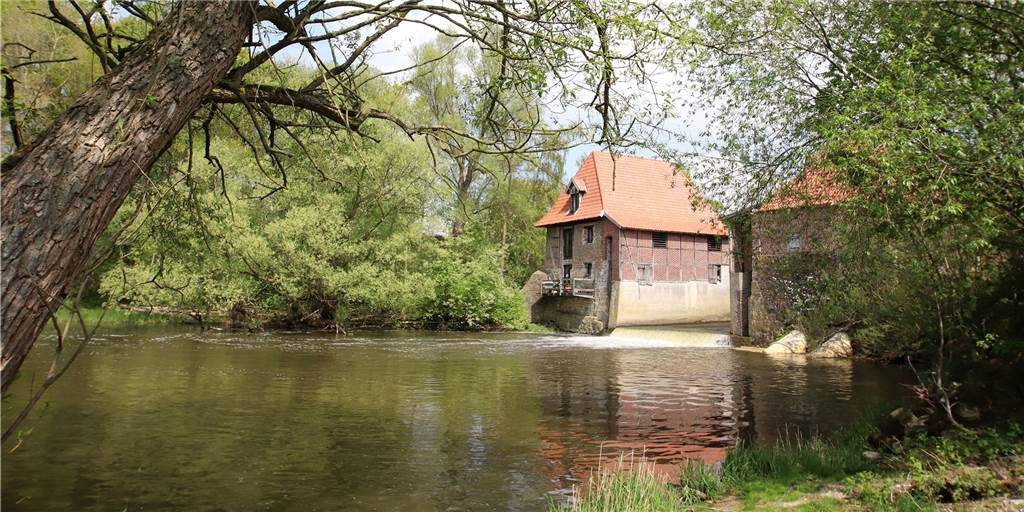 Ausbleibender Regen führt an der Stever zu Problemen mit dem Wasserstand. Inzwischen werden täglich 100.000 Kubikmeter Wasser aus dem Dortmund-Ems-Kanal in den Fluss geleitet.