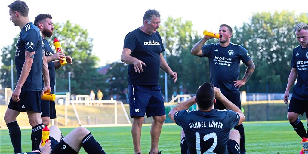 Überraschung in der Kreisliga A: SC Marl-Hamm entlässt Trainer Ausgecoacht: Henry Schoemaker (Mitte) ist nicht mehr Trainer des A-Kreisligisten SC Marl-Hamm.