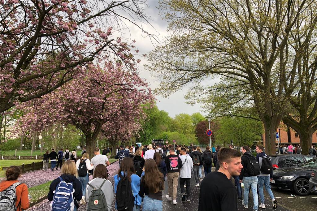 Die 50 schönsten Bilder vom 1. Mai in Haltern: Marktplatz, Lakeside Inn und Westuferpark Ausgelassene Stimmung am 1. Mai in Haltern am See.