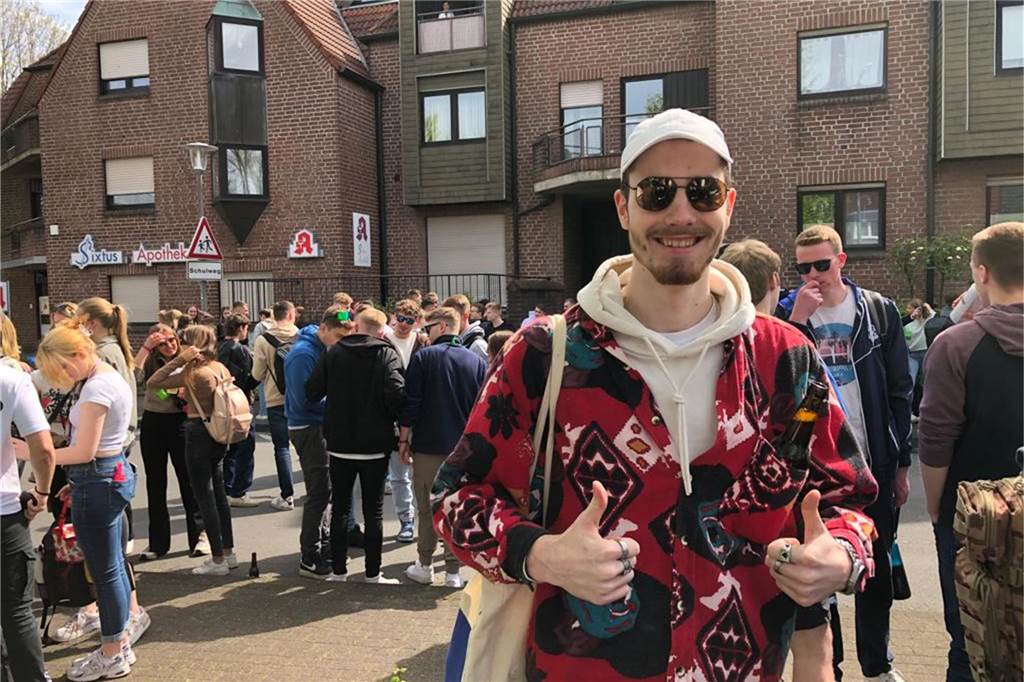 Die 50 schönsten Bilder vom 1. Mai in Haltern: Marktplatz, Lakeside Inn und Westuferpark Ausgelassene Stimmung am 1. Mai in Haltern am See.