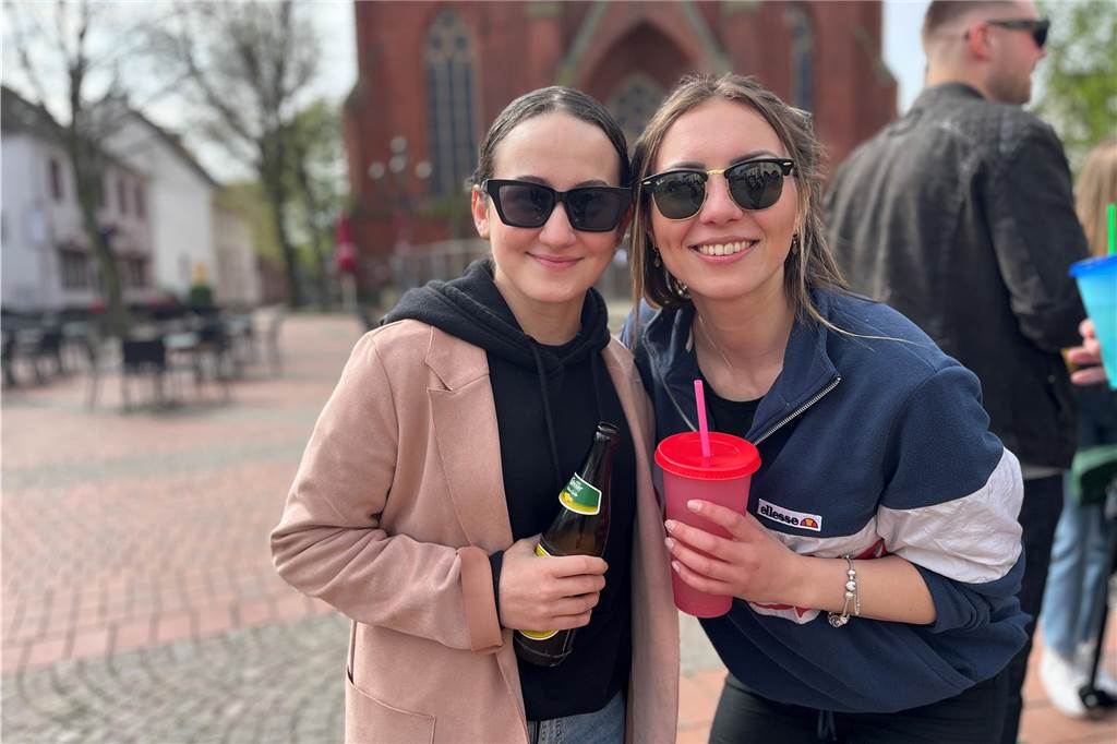 Die 50 schönsten Bilder vom 1. Mai in Haltern: Marktplatz, Lakeside Inn und Westuferpark Ausgelassene Stimmung am 1. Mai in Haltern am See.