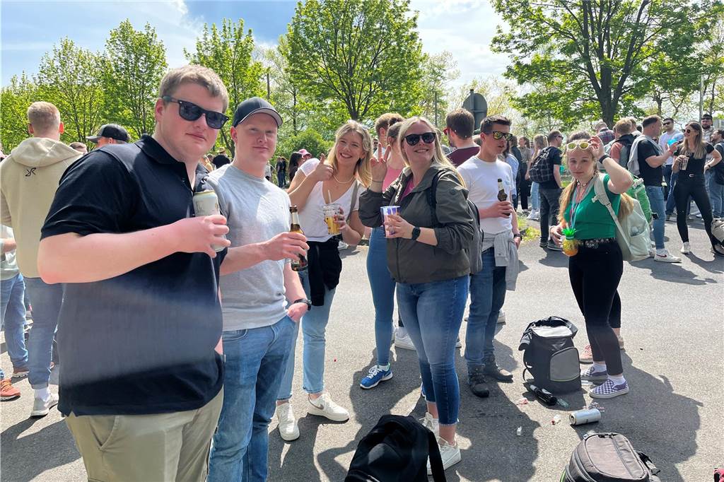 Die 50 schönsten Bilder vom 1. Mai in Haltern: Marktplatz, Lakeside Inn und Westuferpark Ausgelassene Stimmung am 1. Mai in Haltern am See.