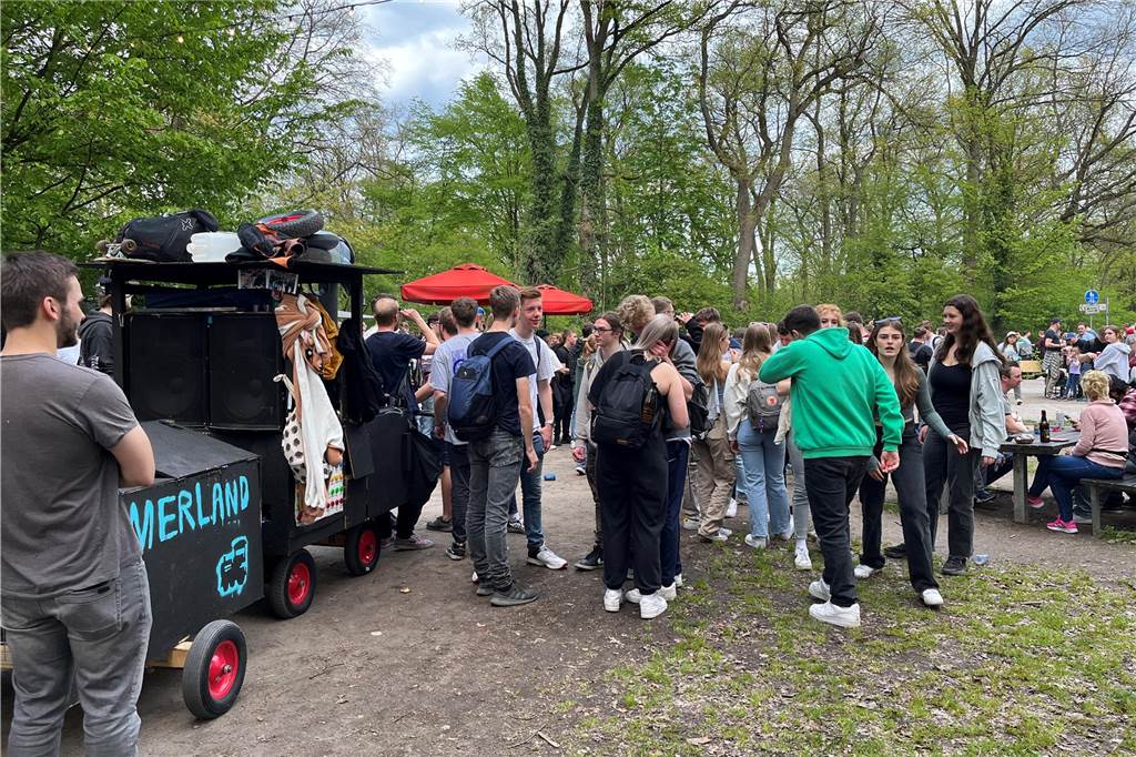 Die 50 schönsten Bilder vom 1. Mai in Haltern: Marktplatz, Lakeside Inn und Westuferpark Ausgelassene Stimmung am 1. Mai in Haltern am See.