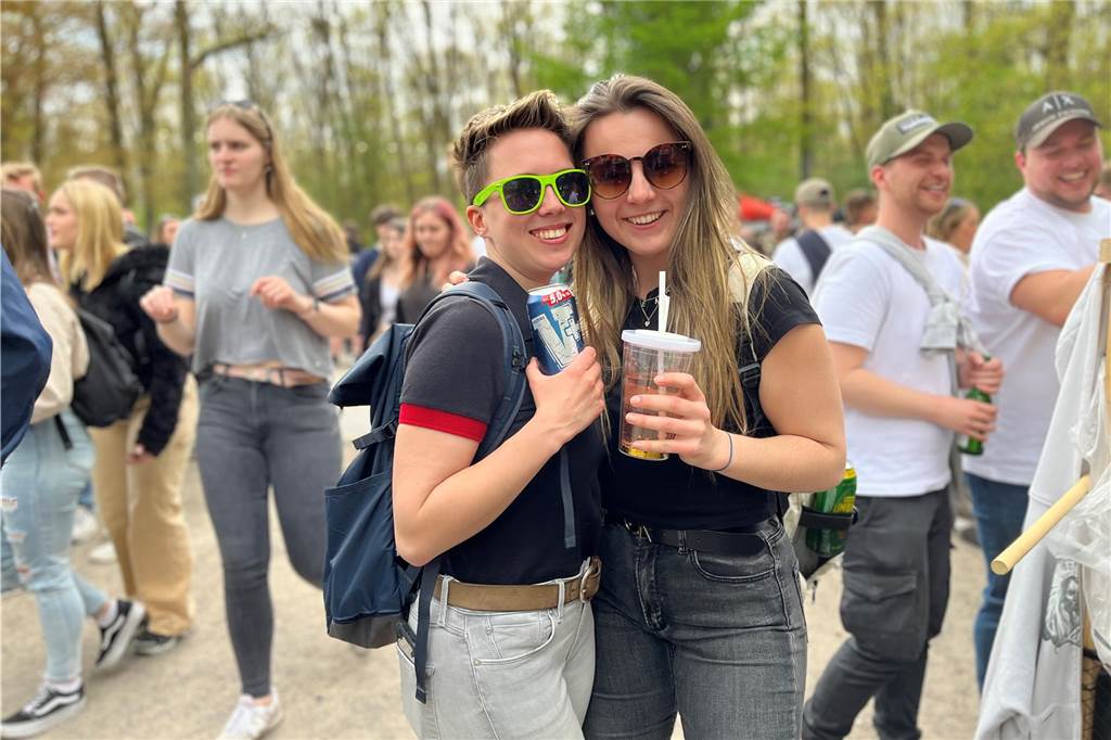 Die 50 schönsten Bilder vom 1. Mai in Haltern: Marktplatz, Lakeside Inn und Westuferpark Ausgelassene Stimmung am 1. Mai in Haltern am See.