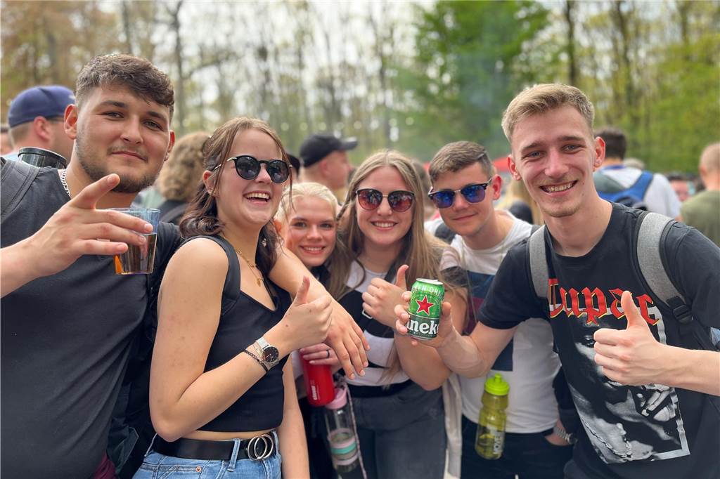 Die 50 schönsten Bilder vom 1. Mai in Haltern: Marktplatz, Lakeside Inn und Westuferpark Ausgelassene Stimmung am 1. Mai in Haltern am See.