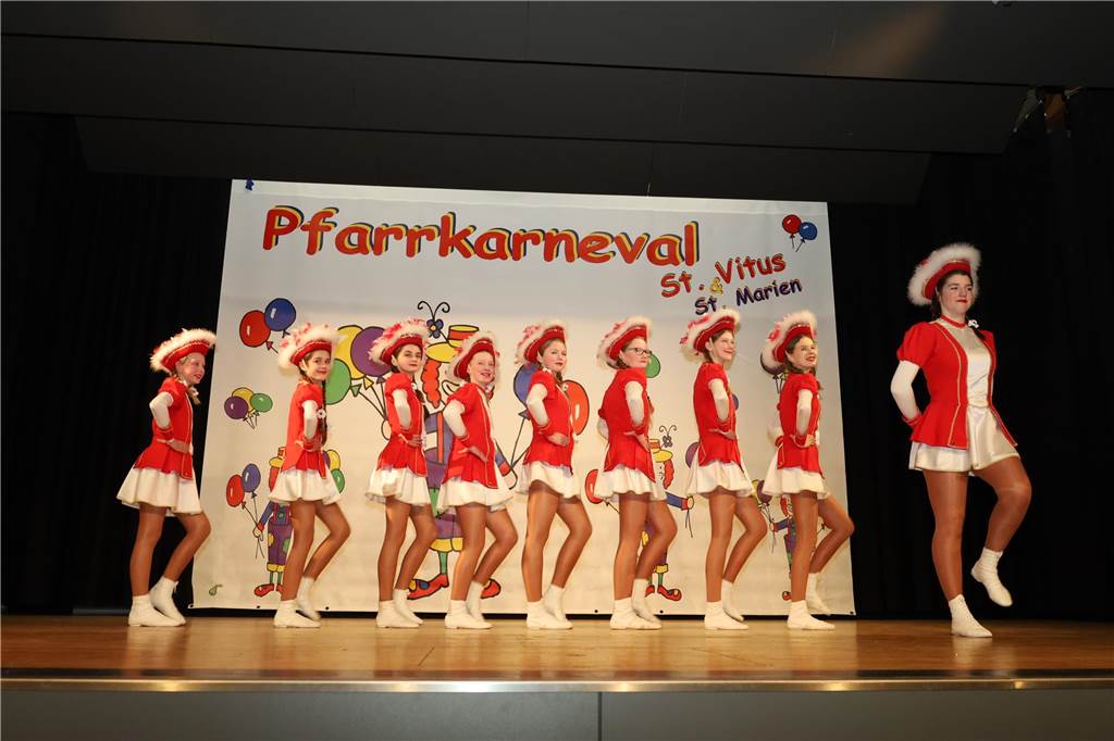 Ausgelassene Stimmung beim Pfarrkarneval St. Vitus.