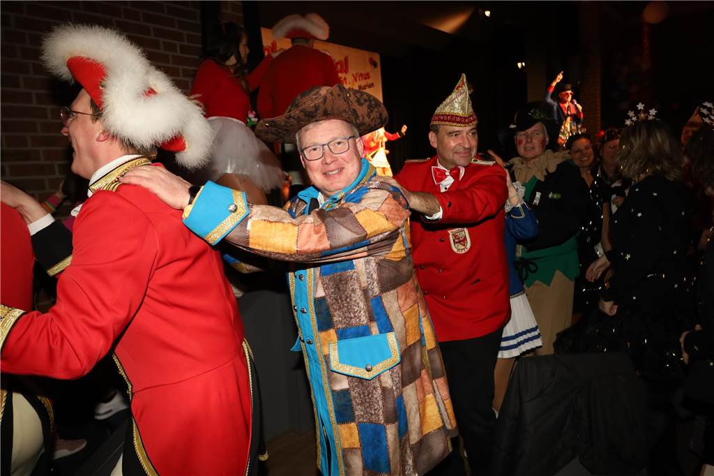 Ausgelassene Stimmung beim Pfarrkarneval St. Vitus.