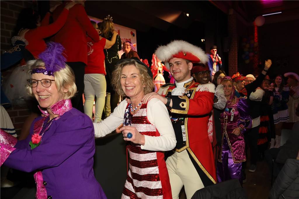 Ausgelassene Stimmung beim Pfarrkarneval St. Vitus.