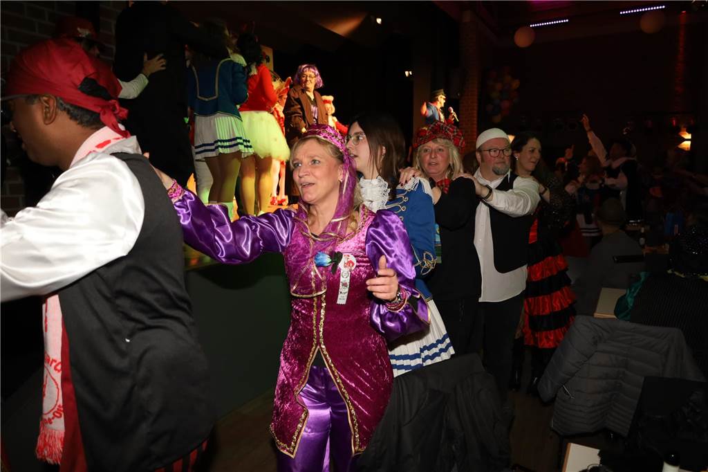 Ausgelassene Stimmung beim Pfarrkarneval St. Vitus.