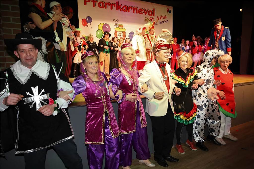 Ausgelassene Stimmung beim Pfarrkarneval St. Vitus.