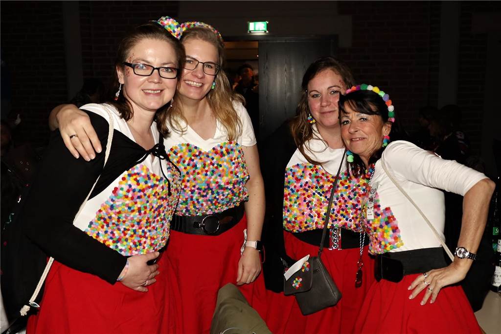 Ausgelassene Stimmung beim Pfarrkarneval St. Vitus.