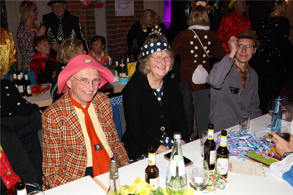Ausgelassene Stimmung beim Pfarrkarneval St. Vitus.