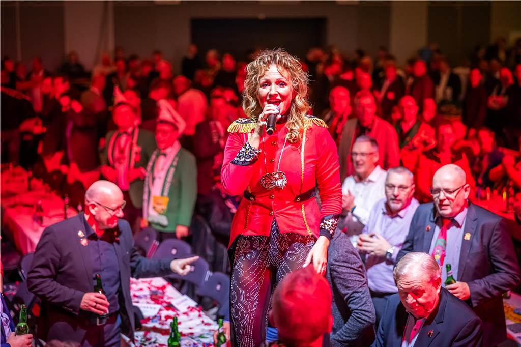 Der närrische Rat lud ein: Das war die 44. Dortmunder Herrensitzung Ausgelassene Stimmung herrschte am 21.1. bei der 44. Herrensitzung des närrischen Rats in der Westfalenhalle.