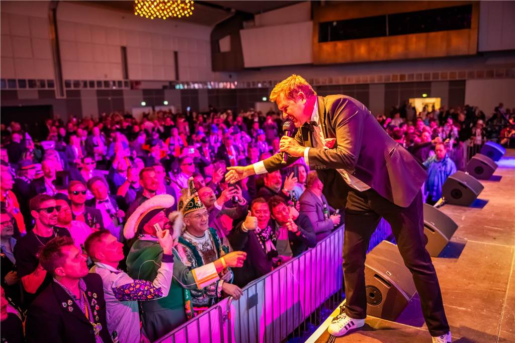 Der närrische Rat lud ein: Das war die 44. Dortmunder Herrensitzung Ausgelassene Stimmung herrschte am 21.1. bei der 44. Herrensitzung des närrischen Rats in der Westfalenhalle.