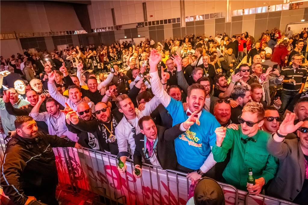Der närrische Rat lud ein: Das war die 44. Dortmunder Herrensitzung Ausgelassene Stimmung herrschte am 21.1. bei der 44. Herrensitzung des närrischen Rats in der Westfalenhalle.