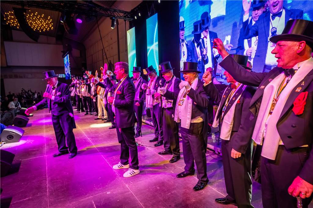 Der närrische Rat lud ein: Das war die 44. Dortmunder Herrensitzung Ausgelassene Stimmung herrschte am 21.1. bei der 44. Herrensitzung des närrischen Rats in der Westfalenhalle.