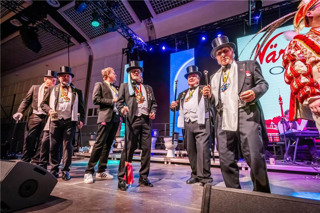 Der närrische Rat lud ein: Das war die 44. Dortmunder Herrensitzung Ausgelassene Stimmung herrschte am 21.1. bei der 44. Herrensitzung des närrischen Rats in der Westfalenhalle.