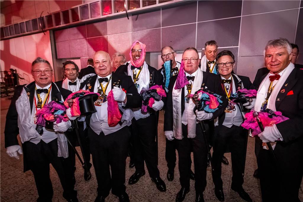 Der närrische Rat lud ein: Das war die 44. Dortmunder Herrensitzung Ausgelassene Stimmung herrschte am 21.1. bei der 44. Herrensitzung des närrischen Rats in der Westfalenhalle.