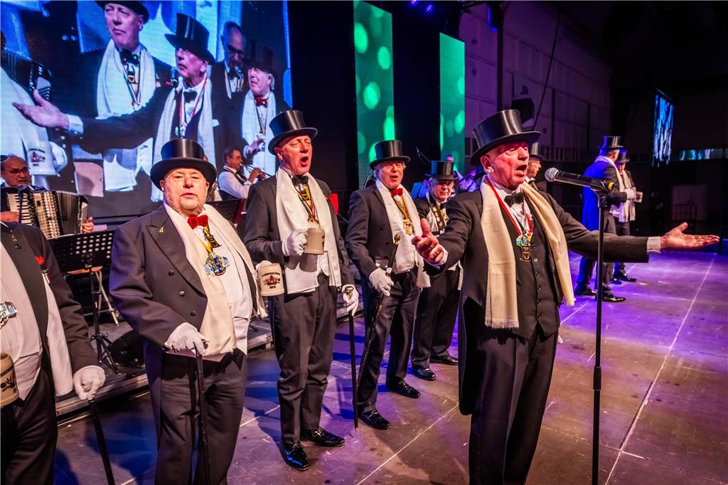 Der närrische Rat lud ein: Das war die 44. Dortmunder Herrensitzung Ausgelassene Stimmung herrschte am 21.1. bei der 44. Herrensitzung des närrischen Rats in der Westfalenhalle.
