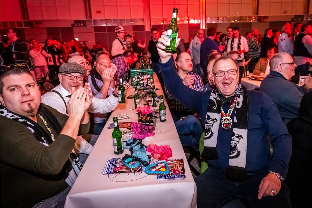 Der närrische Rat lud ein: Das war die 44. Dortmunder Herrensitzung Ausgelassene Stimmung herrschte am 21.1. bei der 44. Herrensitzung des närrischen Rats in der Westfalenhalle.
