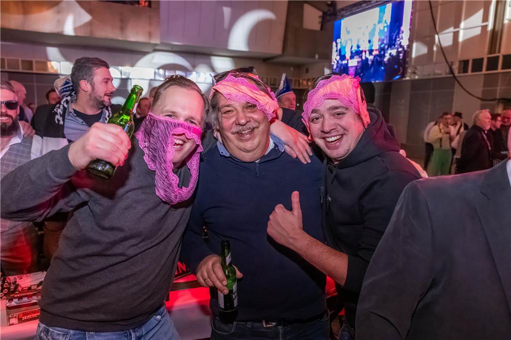 Der närrische Rat lud ein: Das war die 44. Dortmunder Herrensitzung Ausgelassene Stimmung herrschte am 21.1. bei der 44. Herrensitzung des närrischen Rats in der Westfalenhalle.