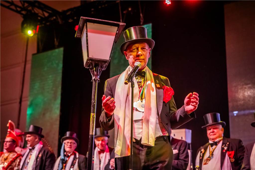 Der närrische Rat lud ein: Das war die 44. Dortmunder Herrensitzung Ausgelassene Stimmung herrschte am 21.1. bei der 44. Herrensitzung des närrischen Rats in der Westfalenhalle.