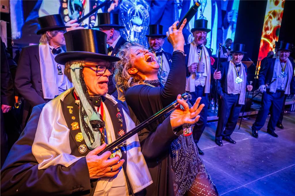 Der närrische Rat lud ein: Das war die 44. Dortmunder Herrensitzung Ausgelassene Stimmung herrschte am 21.1. bei der 44. Herrensitzung des närrischen Rats in der Westfalenhalle.