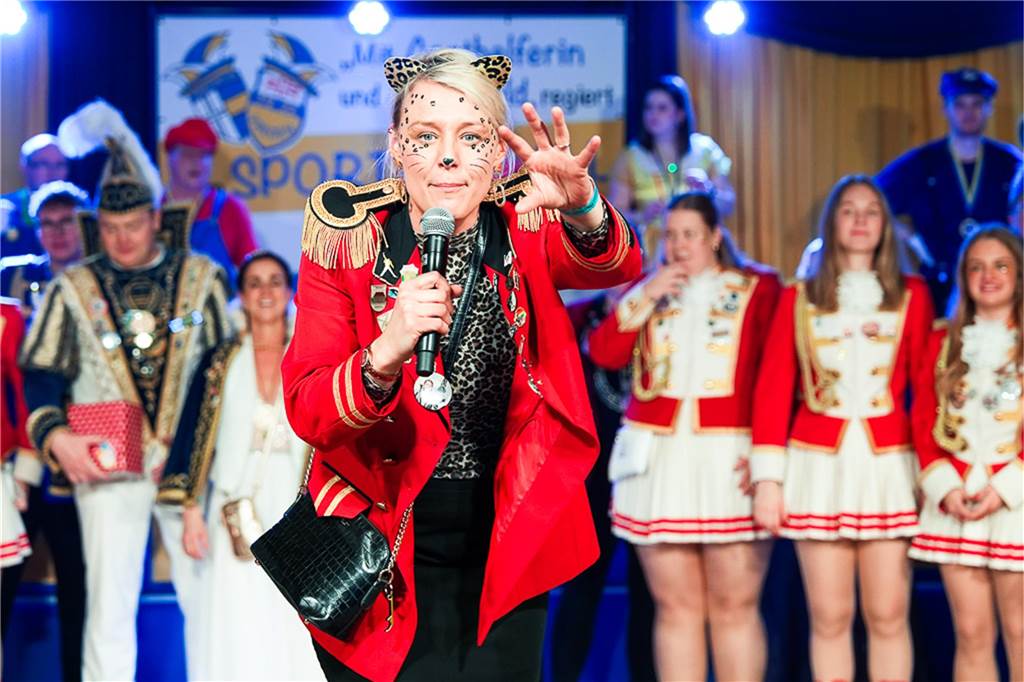 Karnevalshöhepunkt in Vreden: Ausverkauftes Haus beim Sportlerball Ausgelassene Stimmung herrschte beim Sportlerball, dem Höhepunkt der Vredener Karnevalssession. Hier Eindrücke von der jecken Party.