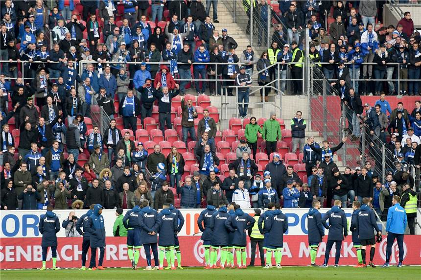 Ausgepfiffen: Schalkes Fans hatten kein Verständnis für den schwachen Auftritt ihrer Mannschaft in Mainz.
