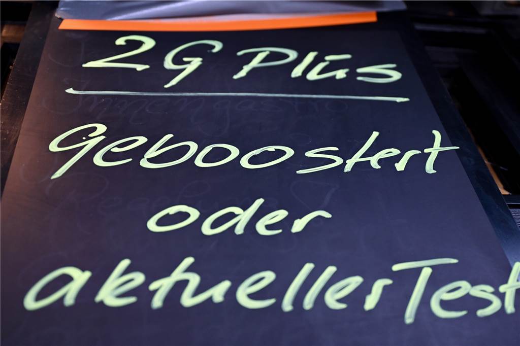 Neue Corona-Regeln in Haltern: Diese sechs Punkte müssen Sie beachten Ausnahmen bestätigen die Regeln: Wer geboostert ist, muss keinen Testnachweis im Restaurant vorlegen.