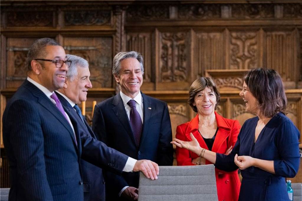 G7-Treffen im Friedensaal in Münster : Baerbock kündigt koordinierte Hilfe für die Ukraine an Außenminister und -ministerinnen von Deutschland, Großbritannien, Frankreich, Italien, und der USA.