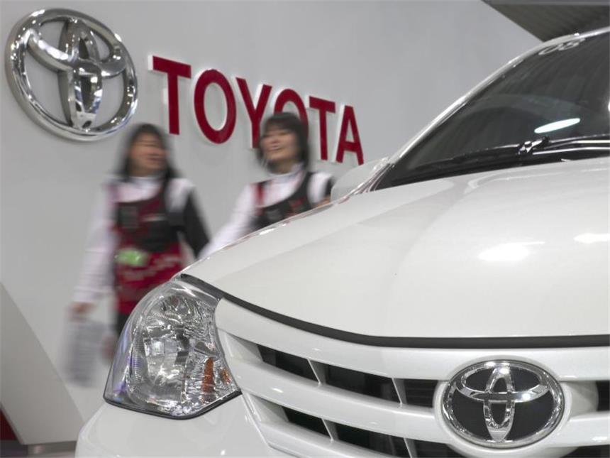 Absage an Trump-Politik: EU und Japan planen Freihandelszone Ausstellungsräume der Toyota Motor Corp. in Tokio: Das zwischen der EU und Japan geplante Freihandelsabkommen wird lange Übergangsfristen zum Schutz sensibler Wirtschaftsbereiche enthalten. Foto: Shizuo Kambayashi/Illustration