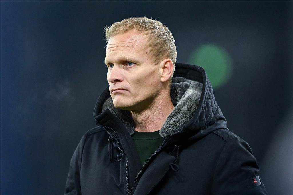 Der Freischwimmer Schalkes Trainer Karel Geraerts